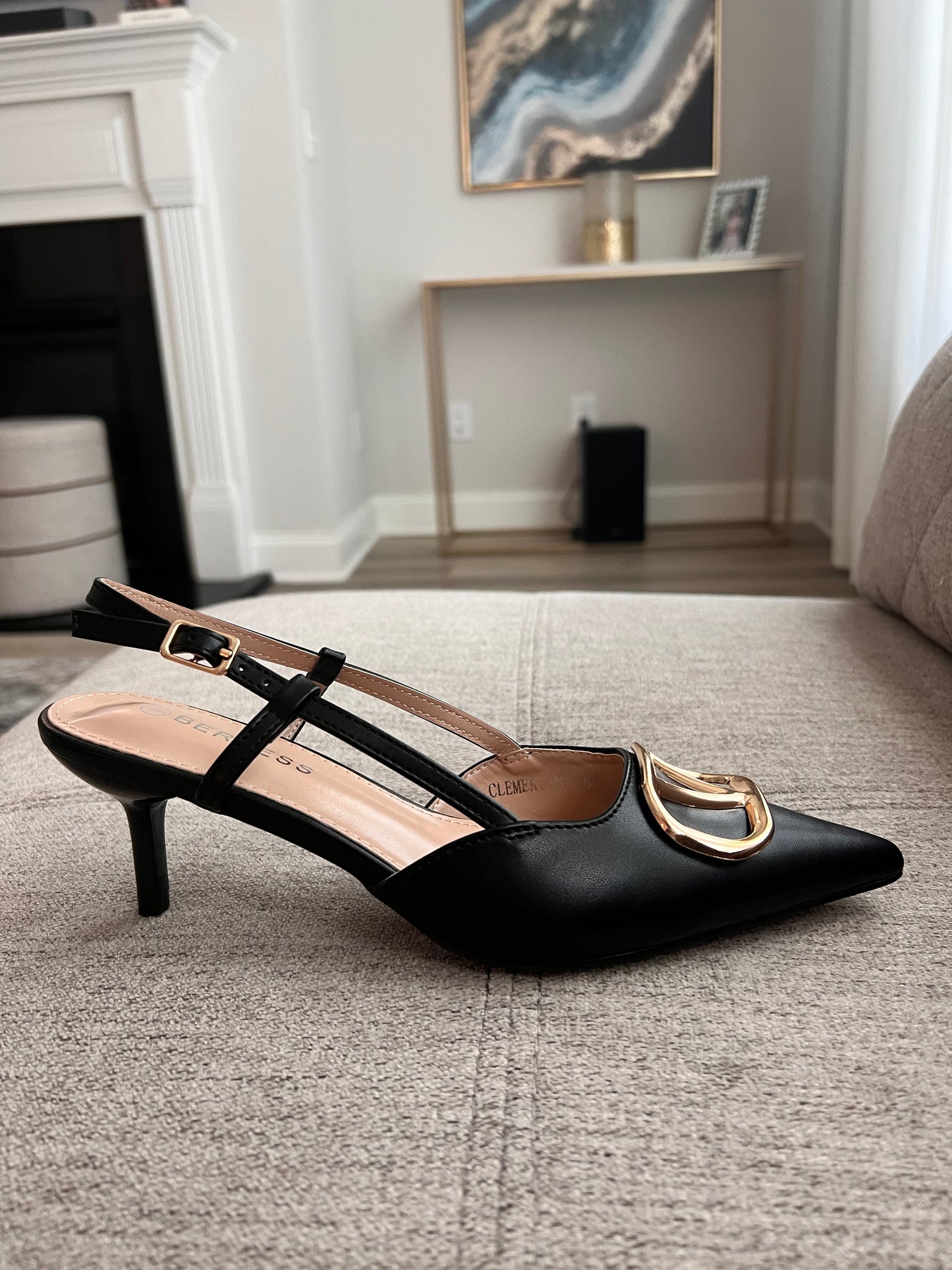 Camel Valentino-style pointed shoe with mini heel