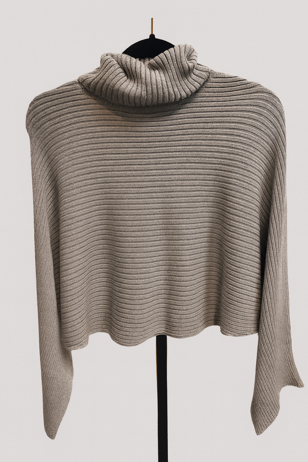 Wine red turtleneck sweater with long sleeves