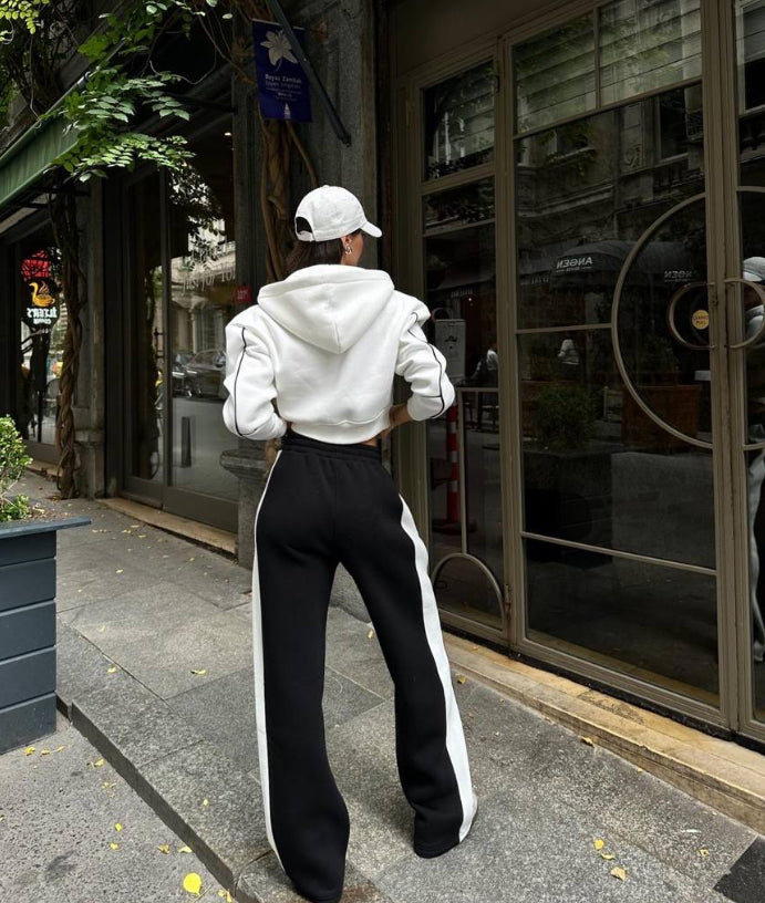 Set white jacket with black fine line and black wide leg pants