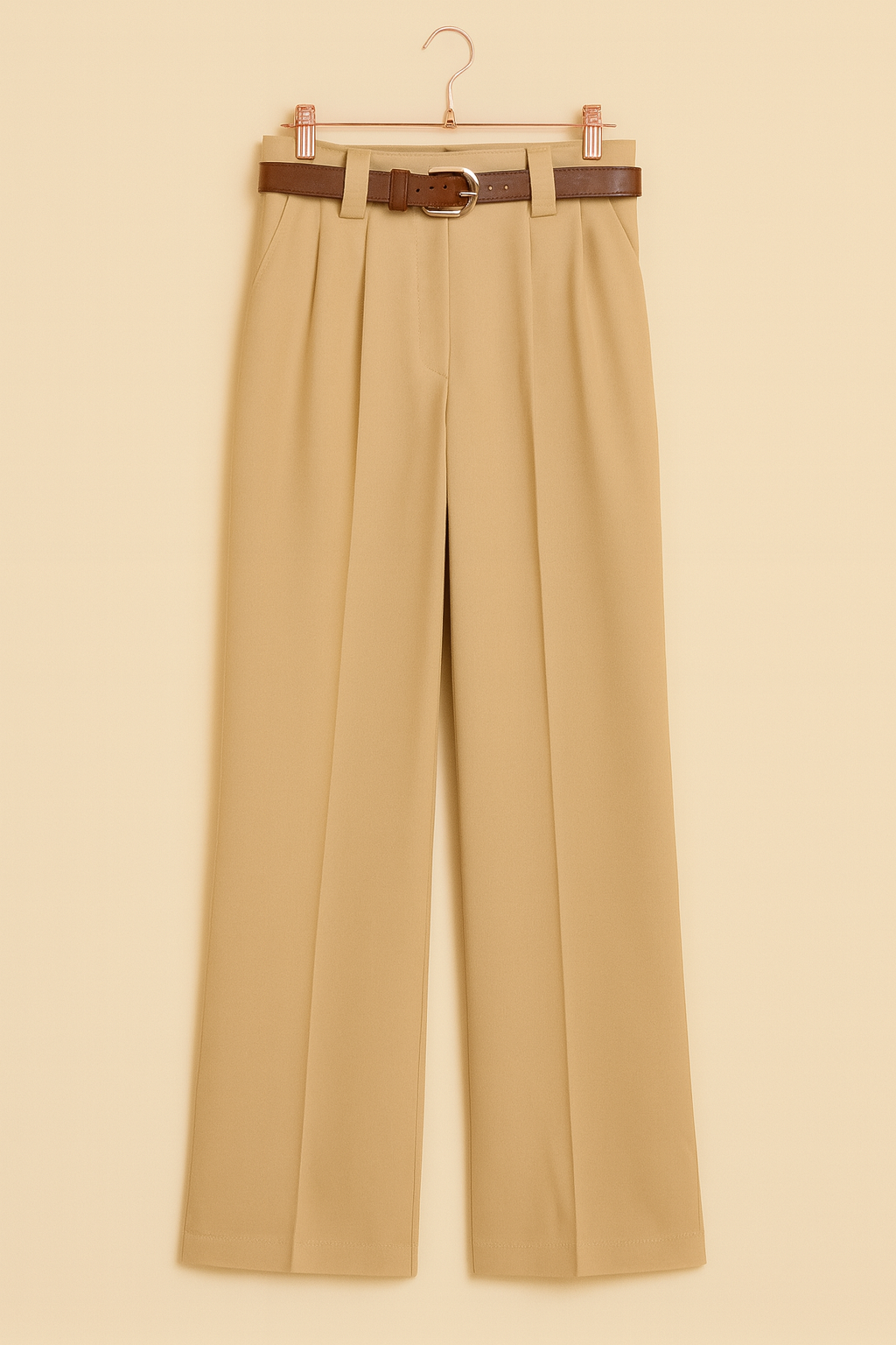 Pants with pleats and belt
