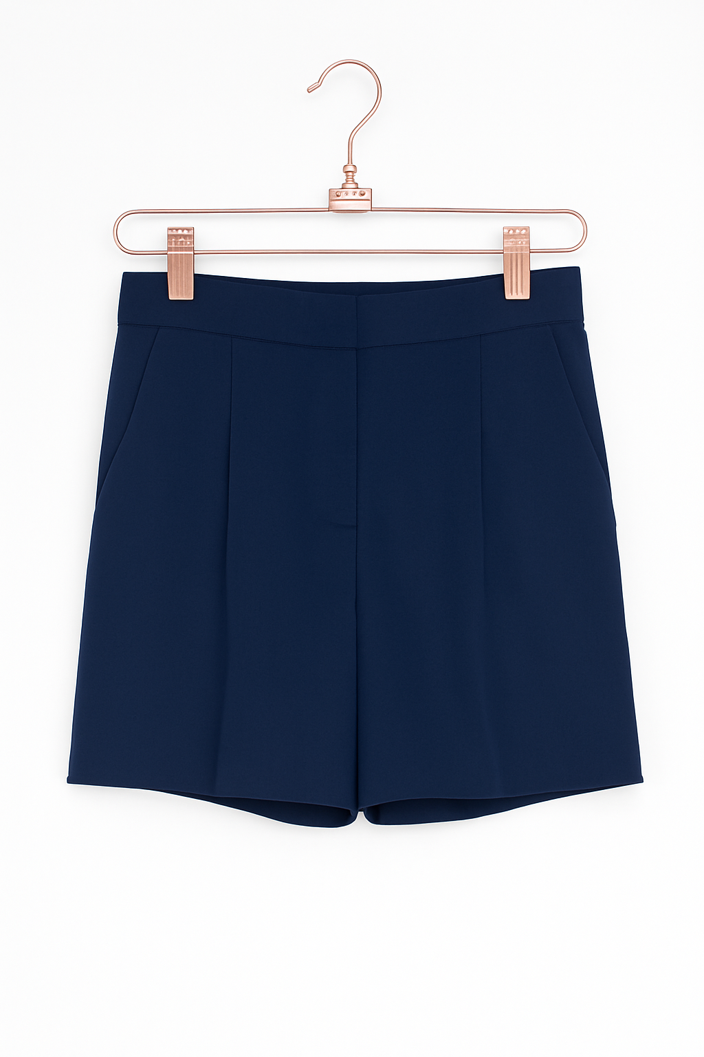 Short with pleats