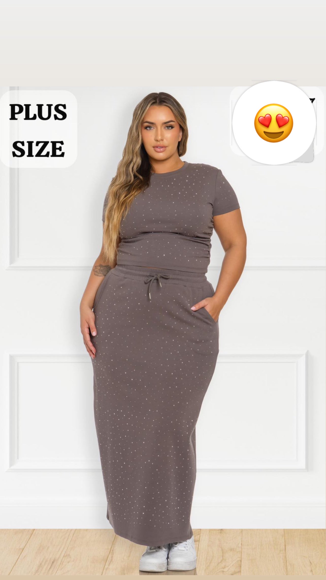 Dark gray set with long skirt and short-sleeved top with silver stones