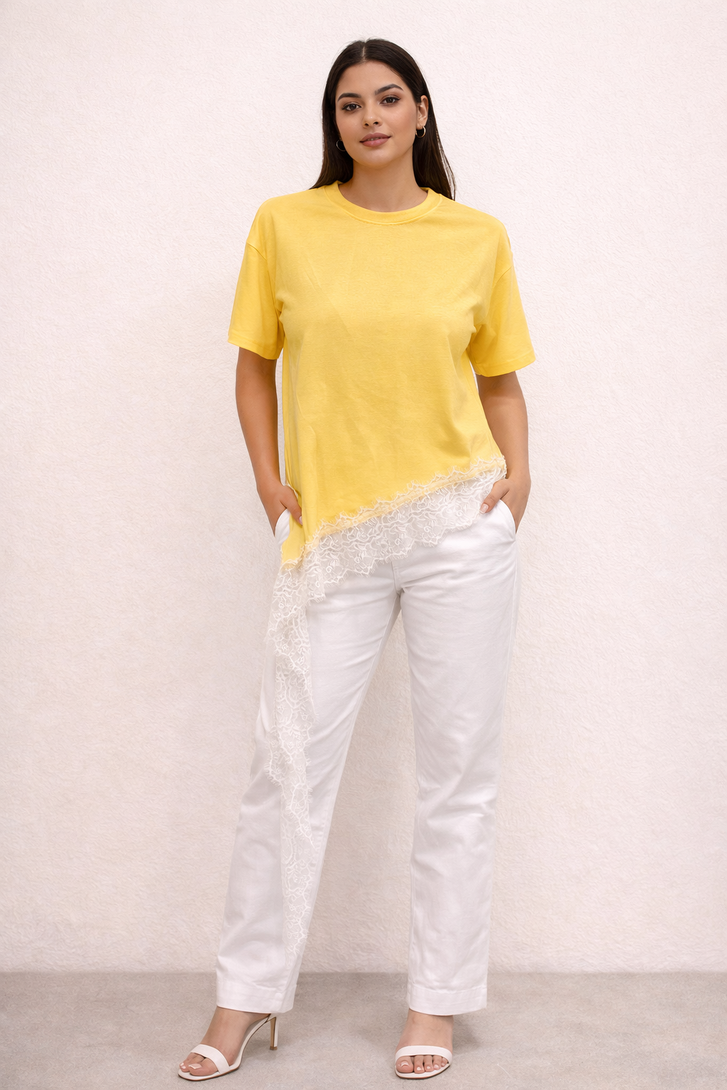 Blusa encaje asimétrica