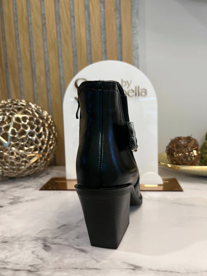 BLACK POINTED BOOT