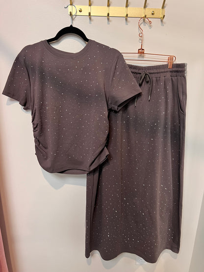 Dark gray set with long skirt and short-sleeved top with silver stones