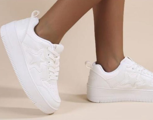 Nova Sneaker