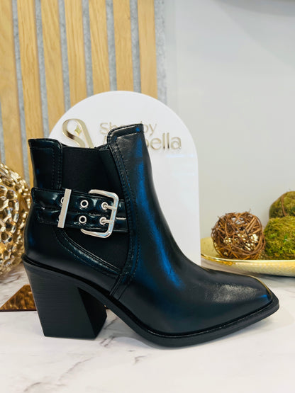 BLACK POINTED BOOT